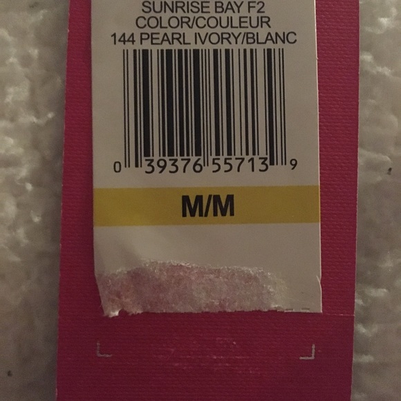 - Vince Camuto Pearl Ivory Sunrise Bay Fring… - Picture 7 of 7